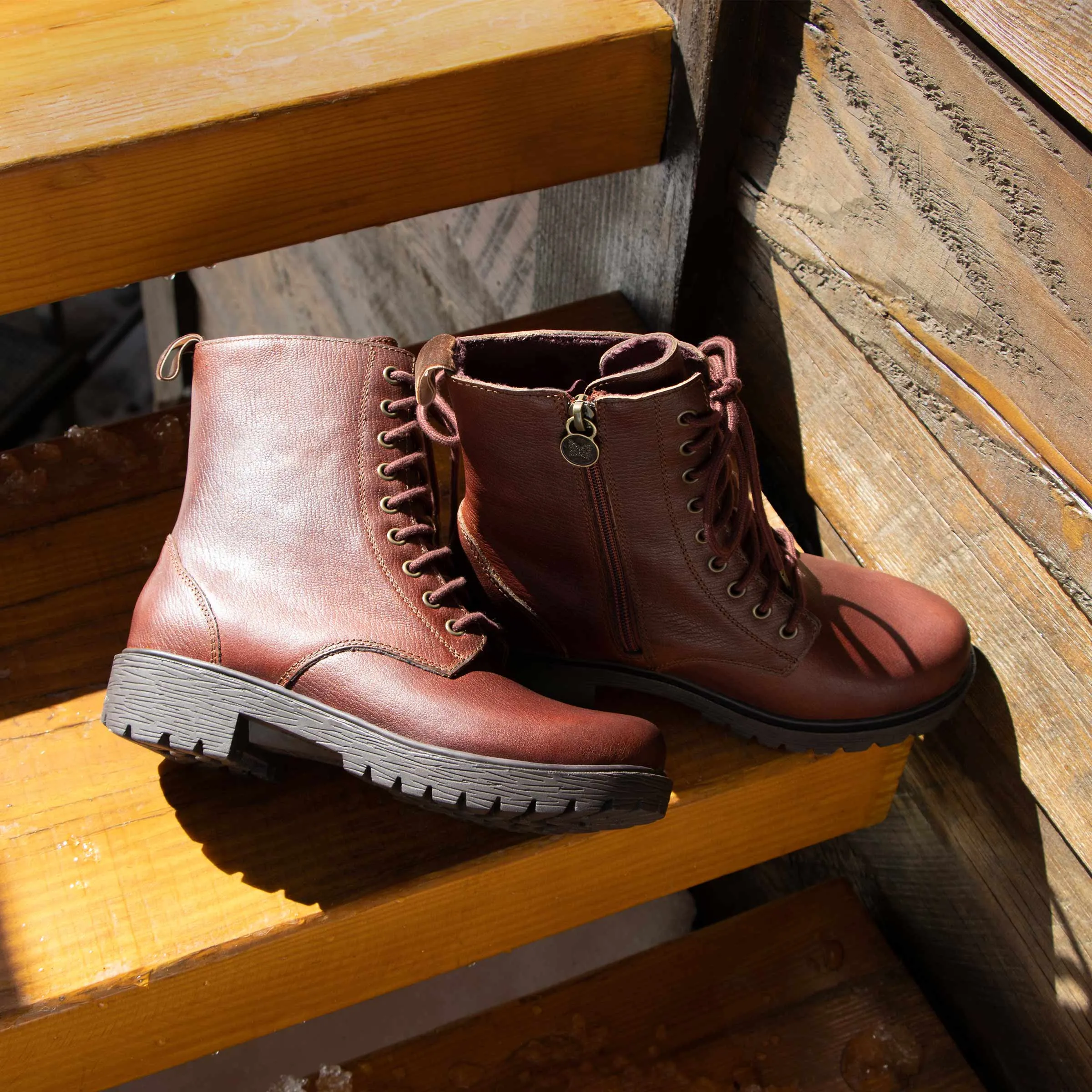 Ari Chestnut Boot