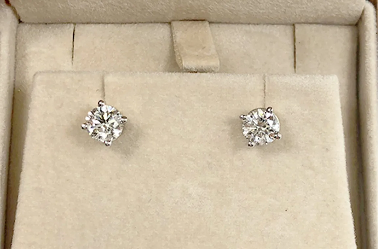 Earrings 0.95 cts GIA Natural Round Diamonds G SI2 18kt Gold Studs